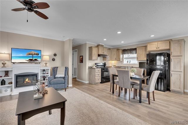 1452 West Dr, Alden, NY 14004