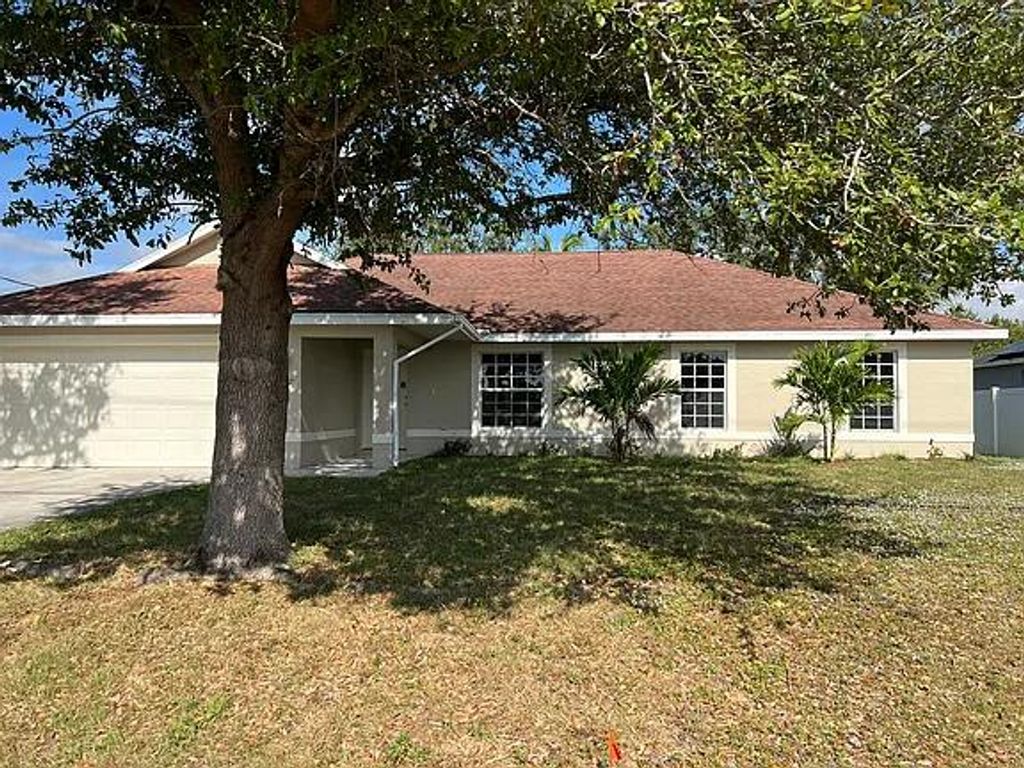 117 SW Glenwood Drive, Port St. Lucie, Port St Lucie, FL 34984