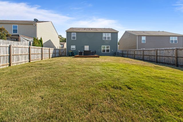 1417 Old Stone Rd, Lebanon, TN 37087