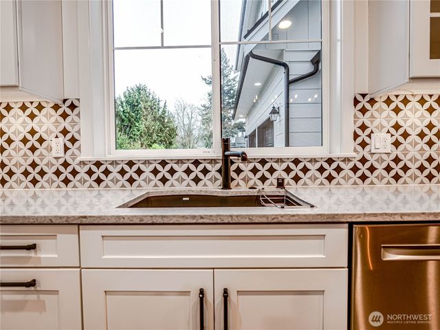 11014 DAYTON Avenue N, Seattle, WA 98133