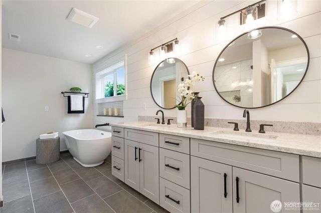 11014 DAYTON Avenue N, Seattle, WA 98133