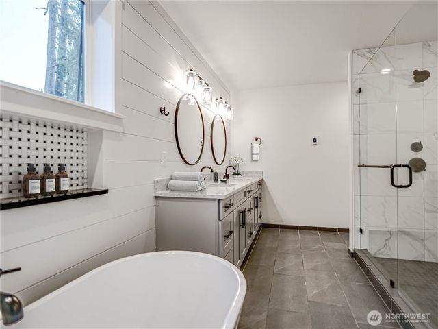 11014 DAYTON Avenue N, Seattle, WA 98133