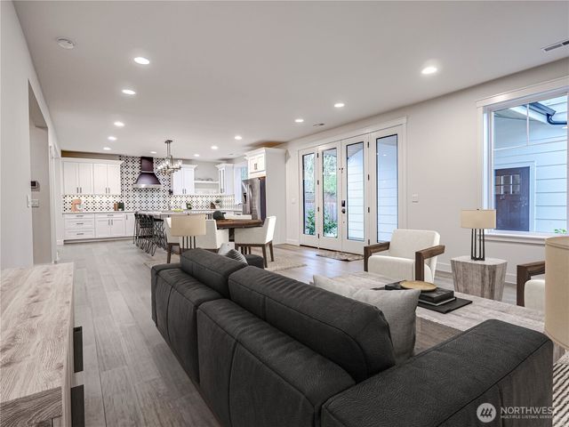 11014 DAYTON Avenue N, Seattle, WA 98133