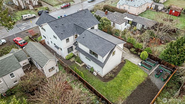 11014 DAYTON Avenue N, Seattle, WA 98133