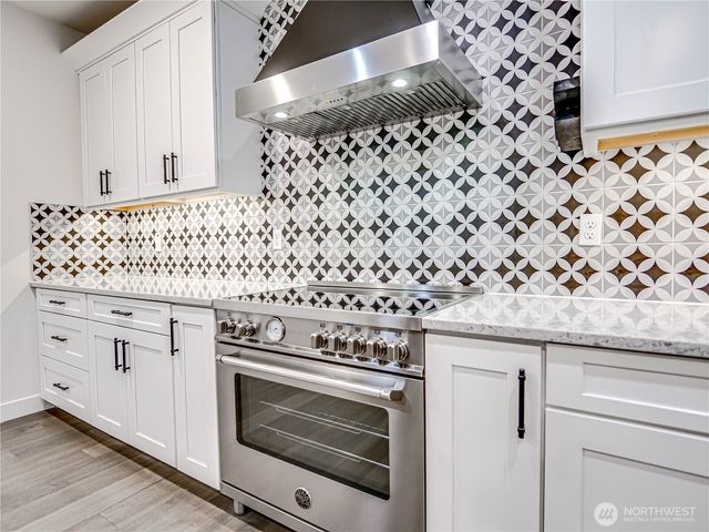 11014 DAYTON Avenue N, Seattle, WA 98133