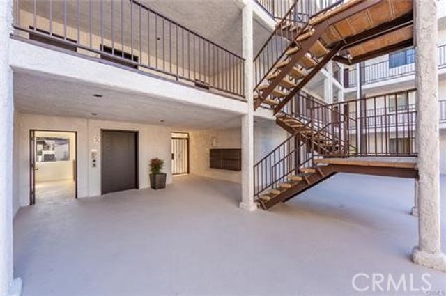 835 E Lomita Avenue 104, Glendale, CA 91205