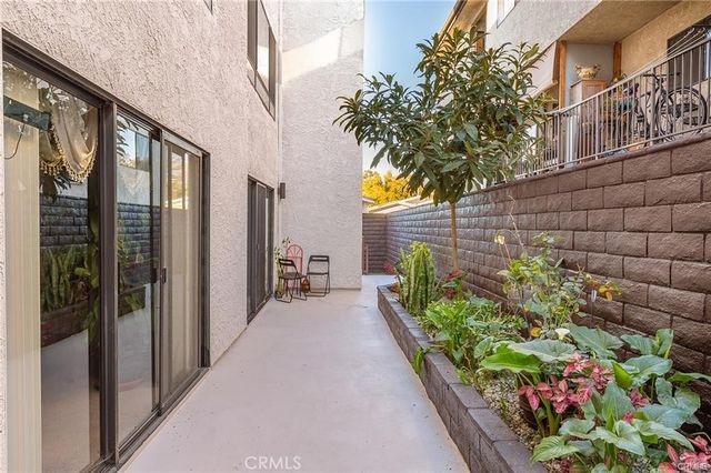835 E Lomita Avenue 104, Glendale, CA 91205