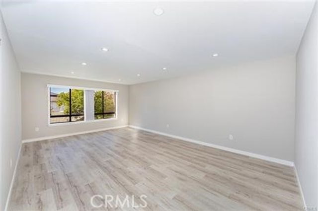 835 E Lomita Avenue 104, Glendale, CA 91205