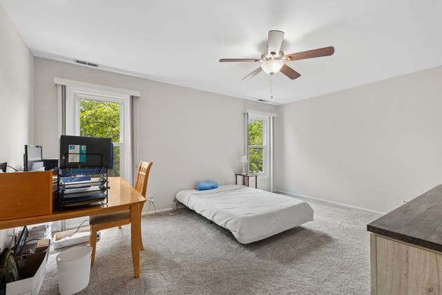 240 Southwick Court 240, Vernon Hills, IL 60061