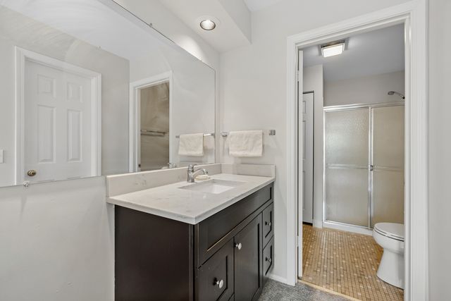 240 Southwick Court 240, Vernon Hills, IL 60061