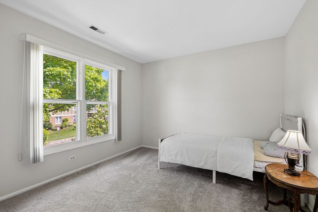 240 Southwick Court 240, Vernon Hills, IL 60061