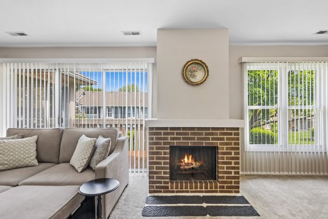 240 Southwick Court 240, Vernon Hills, IL 60061