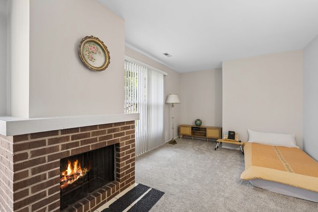 240 Southwick Court 240, Vernon Hills, IL 60061