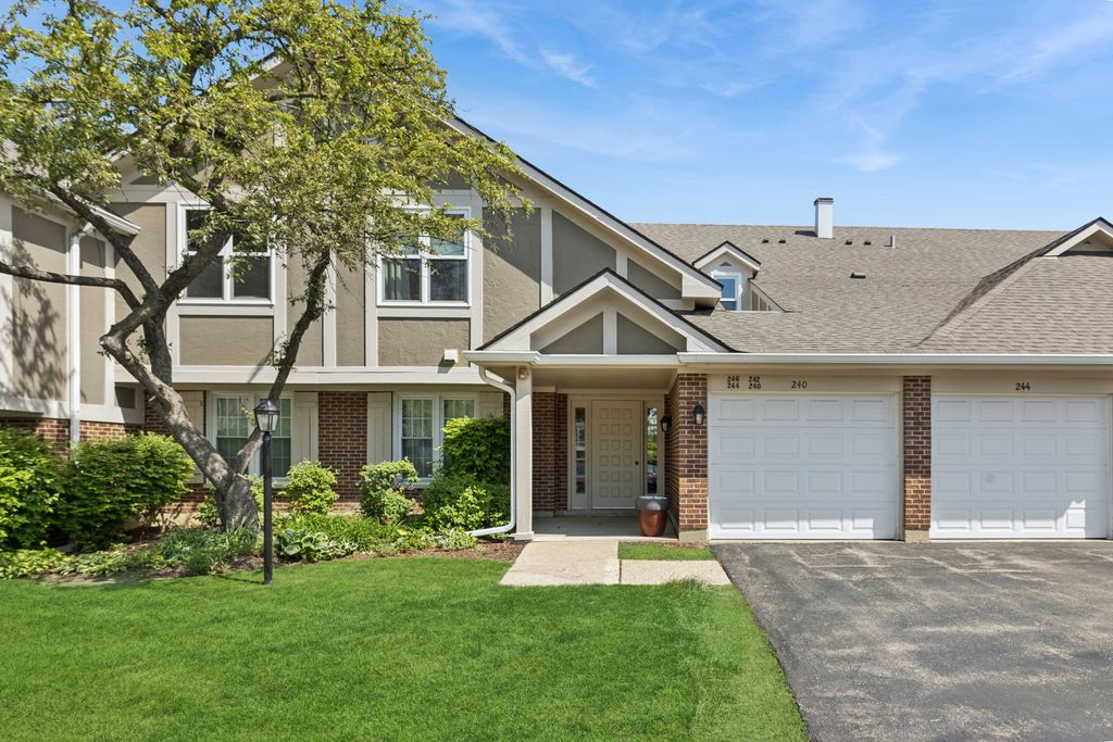 240 Southwick Court 240, Vernon Hills, IL 60061