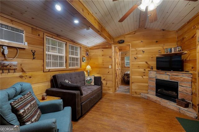 152 33rd Street, Ellijay, GA 30540