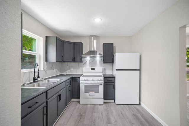 3808 S 28th West Avenue, Tulsa, OK 74107