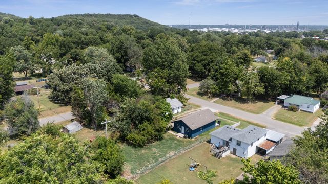 3808 S 28th West Avenue, Tulsa, OK 74107