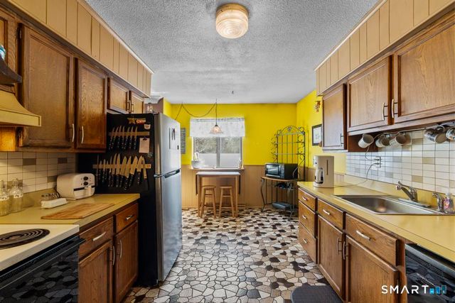 113 Shagbark Drive 113, Derby, CT 06418