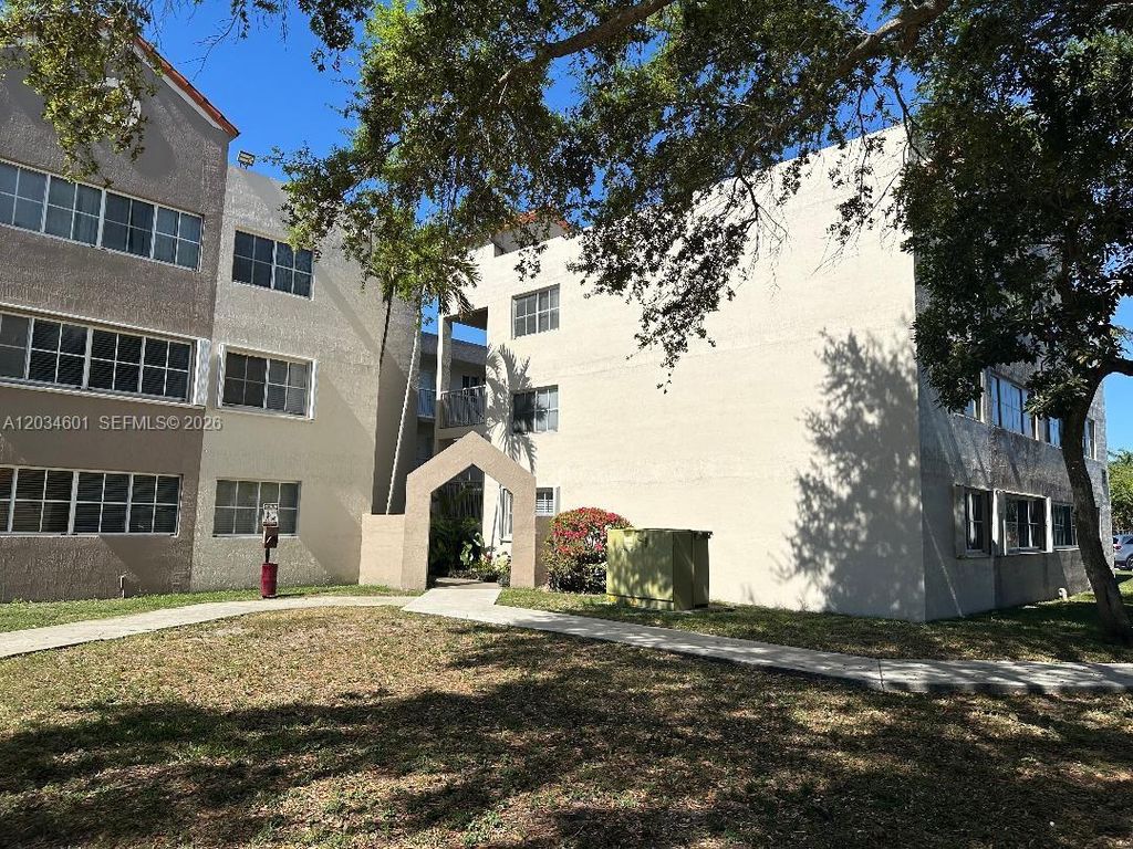6175 NW 186th Street 110, Hialeah, FL 33015