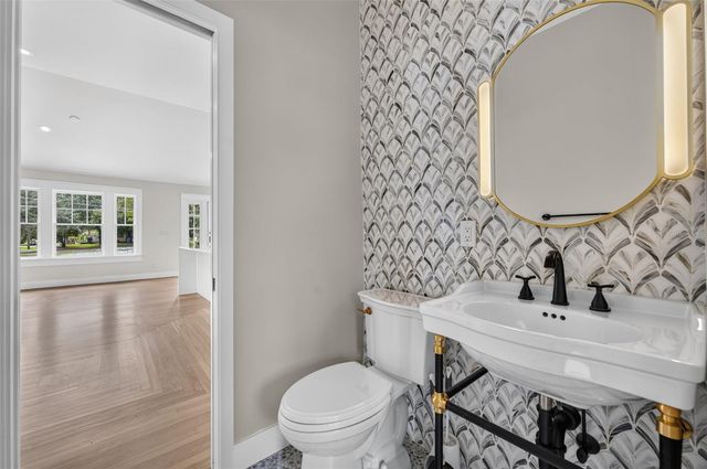 323 E AMELIA STREET, Orlando, FL 32801