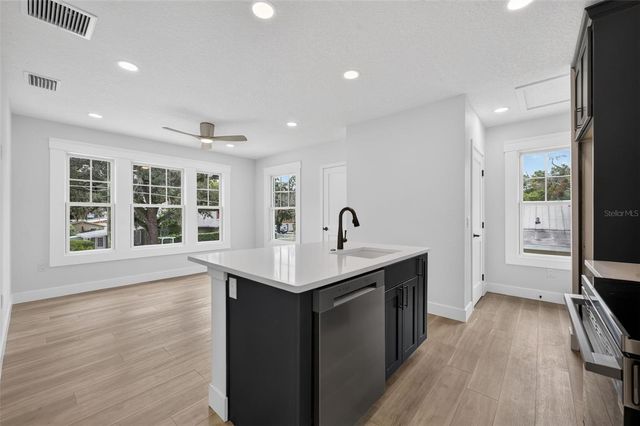 323 E AMELIA STREET, Orlando, FL 32801