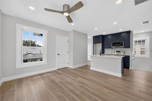 323 E AMELIA STREET, Orlando, FL 32801