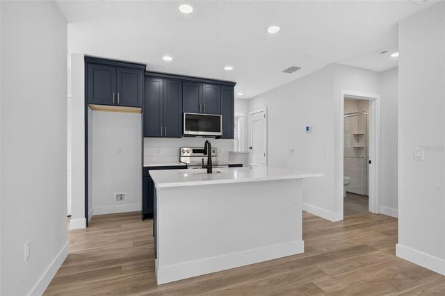 323 E AMELIA STREET, Orlando, FL 32801