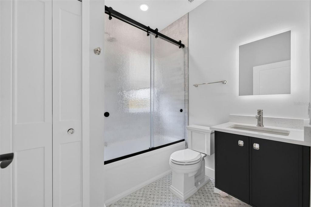 Image 23 of property listing at 323 E AMELIA STREET, Orlando, FL 32801
