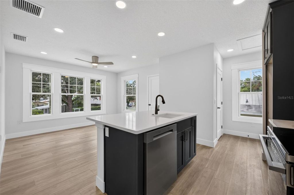 Image 29 of property listing at 323 E AMELIA STREET, Orlando, FL 32801