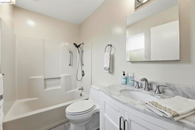 946 Kains AVE, Albany, CA 94706