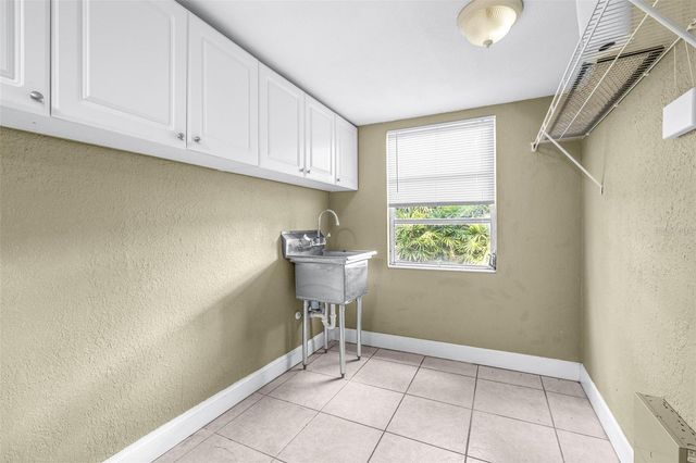 3415 W BARCELONA STREET, Tampa, FL 33629