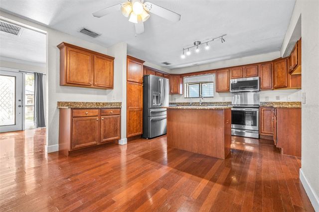 3415 W BARCELONA STREET, Tampa, FL 33629