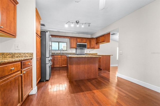 3415 W BARCELONA STREET, Tampa, FL 33629