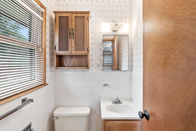 949 N Murray, Wichita, KS 67212