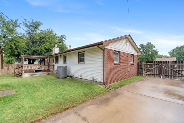 949 N Murray, Wichita, KS 67212