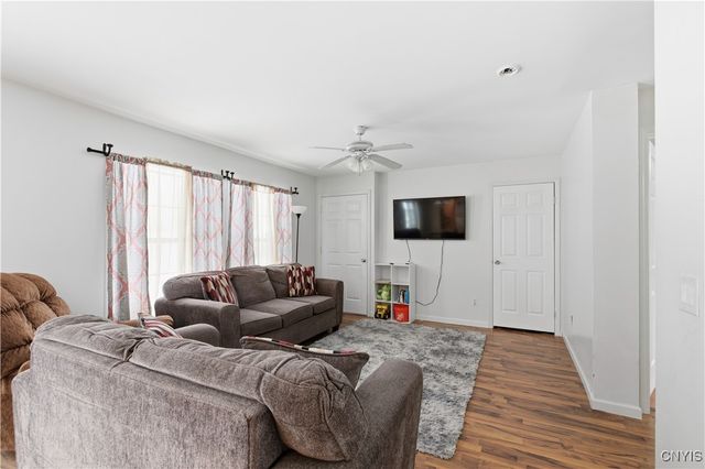 14 1st Avenue, Constantia, NY 13044