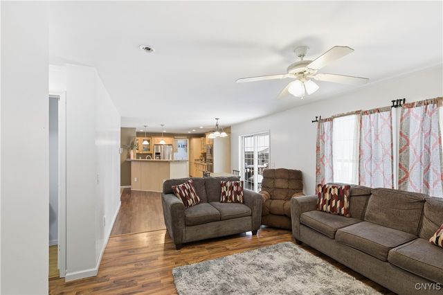 14 1st Avenue, Constantia, NY 13044