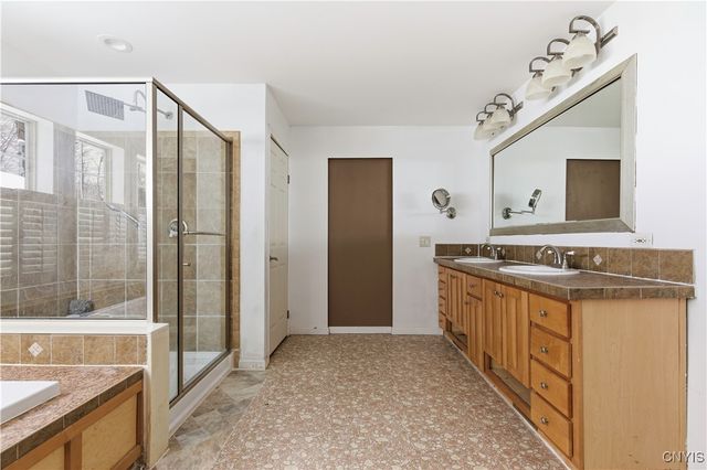 14 1st Avenue, Constantia, NY 13044