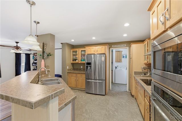 14 1st Avenue, Constantia, NY 13044