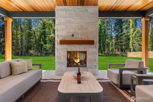 9473 Springwood Avenue NE, Bainbridge Island, WA 98110