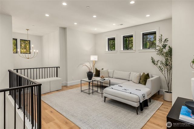 9473 Springwood Avenue NE, Bainbridge Island, WA 98110