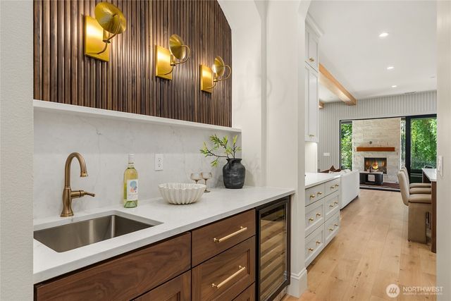9473 Springwood Avenue NE, Bainbridge Island, WA 98110