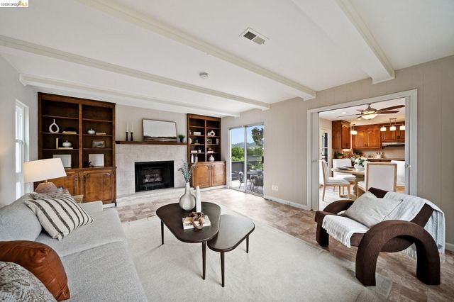 4681 Upland Dr, Richmond, CA 94803