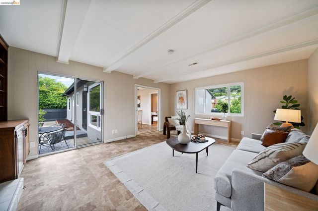 4681 Upland Dr, Richmond, CA 94803