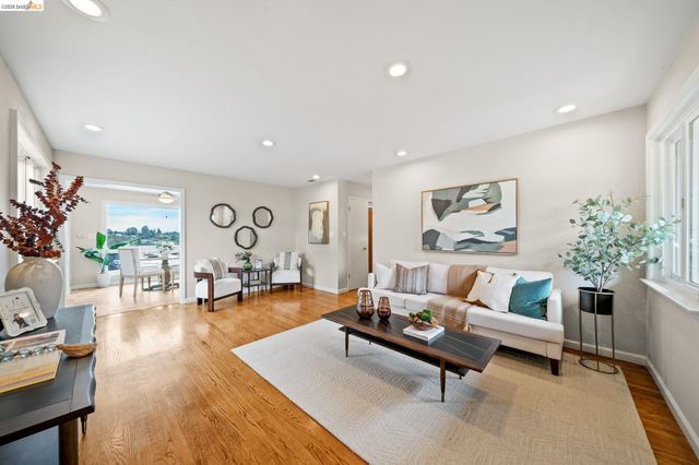 4681 Upland Dr, Richmond, CA 94803