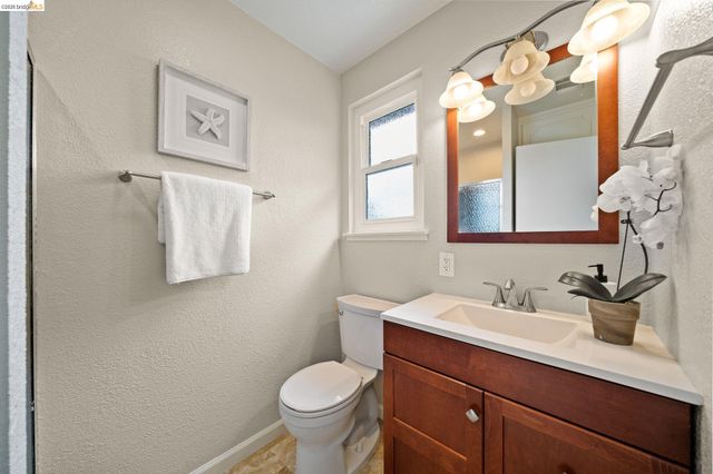 4681 Upland Dr, Richmond, CA 94803