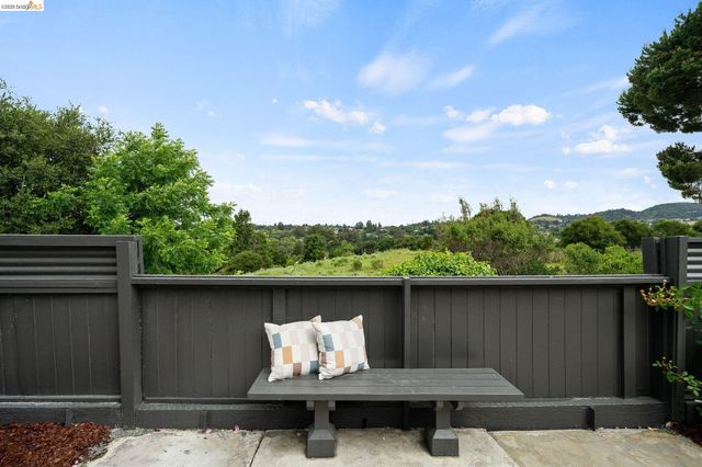 4681 Upland Dr, Richmond, CA 94803