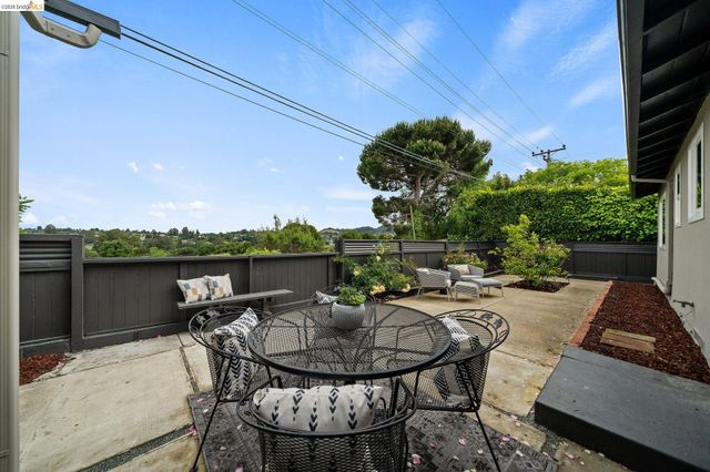 4681 Upland Dr, Richmond, CA 94803