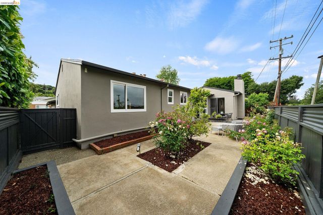 4681 Upland Dr, Richmond, CA 94803