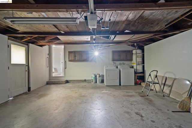 4681 Upland Dr, Richmond, CA 94803